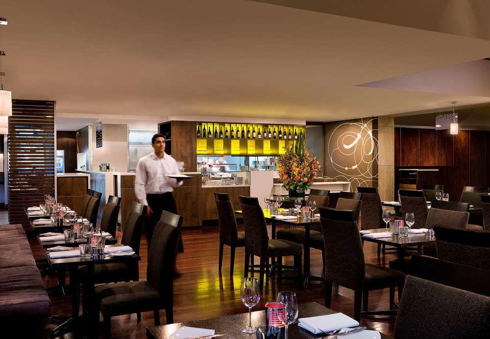 Melbourne Marriott Hotel Bagian luar foto