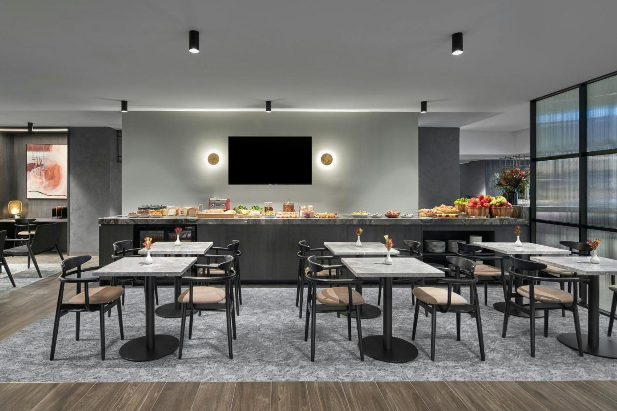Melbourne Marriott Hotel Bagian luar foto