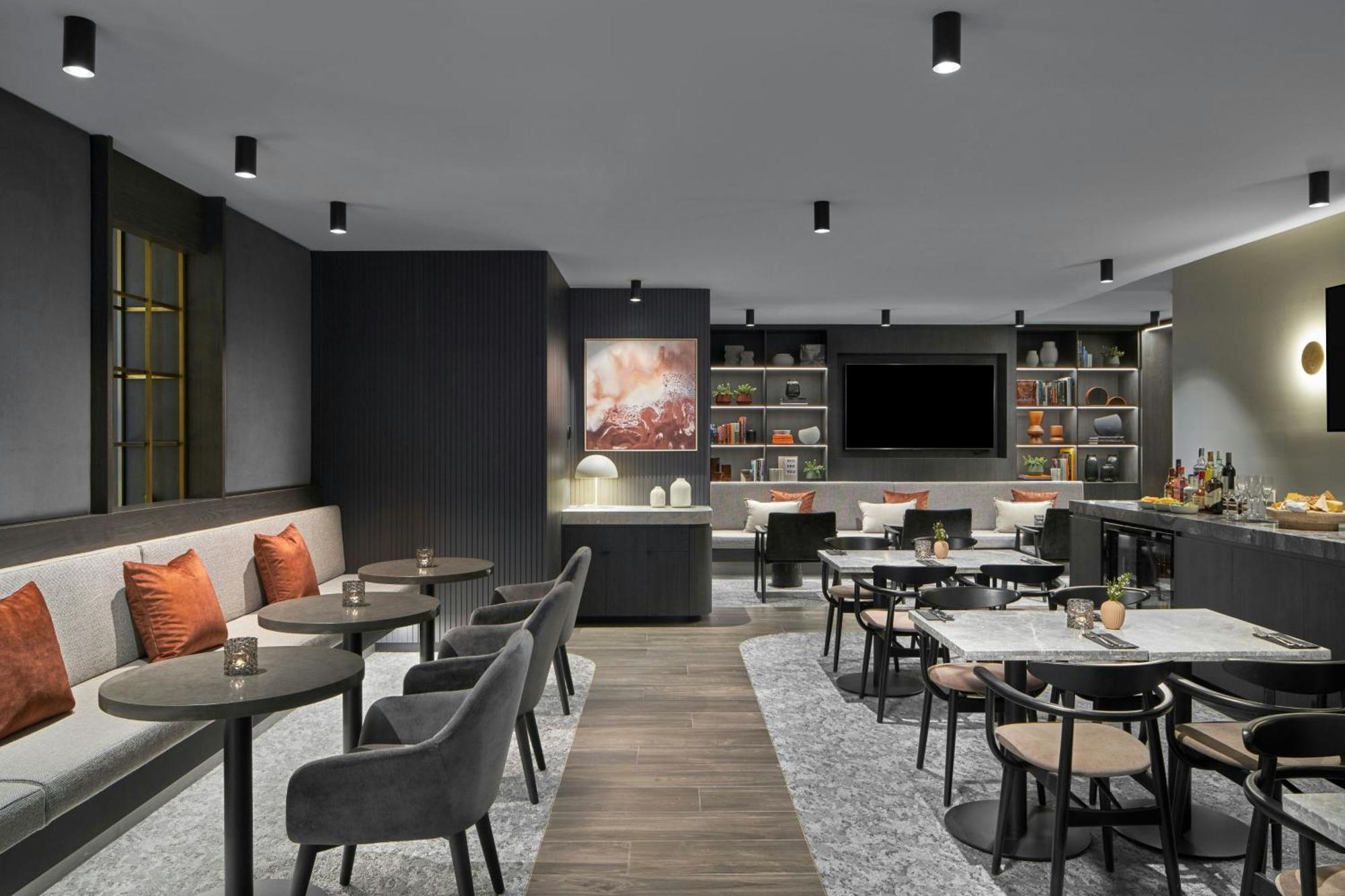 Melbourne Marriott Hotel Bagian luar foto