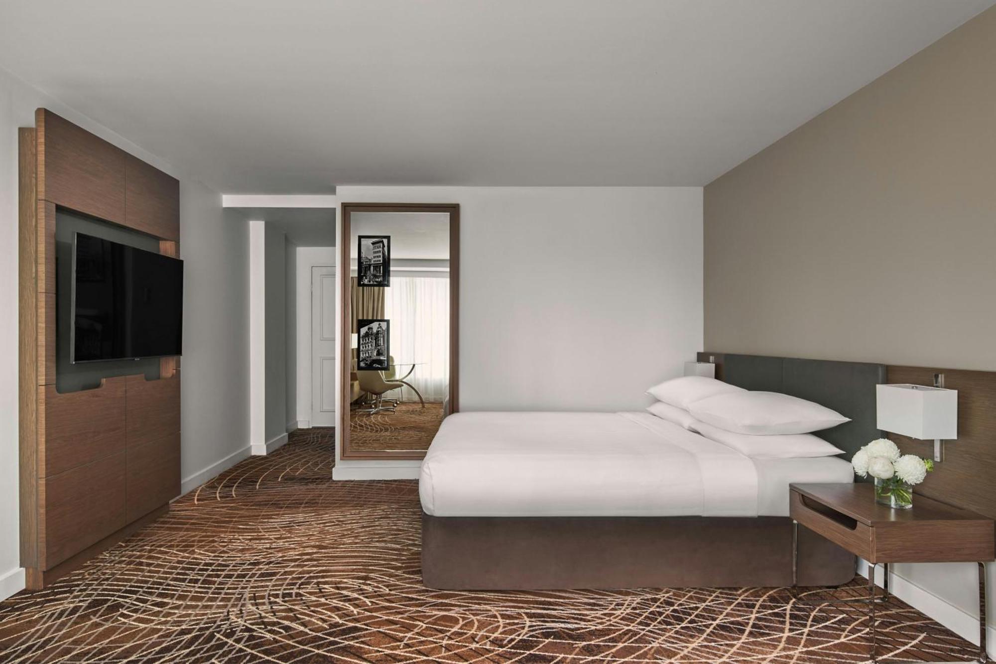 Melbourne Marriott Hotel Bagian luar foto