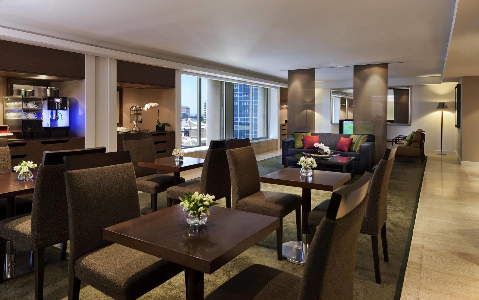 Melbourne Marriott Hotel Bagian luar foto